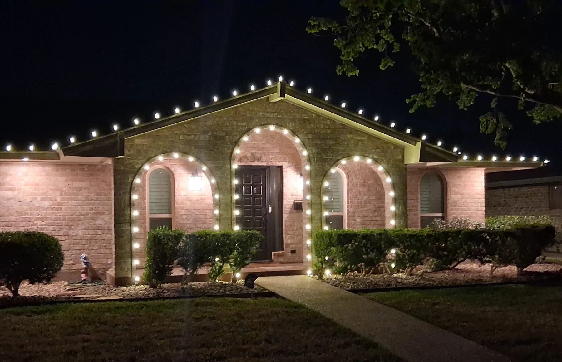 Permanent Architectural Lighting — Brick Home in the Corpus Christi area
