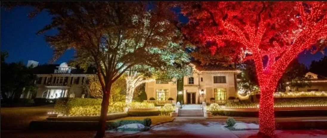Red Statement Tree Holiday Lighting in the Corpus Christi area