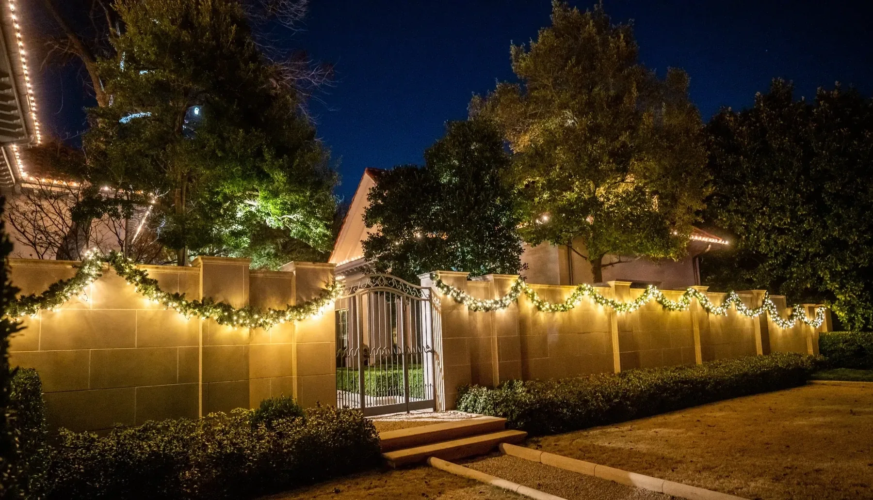 Warm White Landscape & Walkway Lighting in the Corpus Christi area