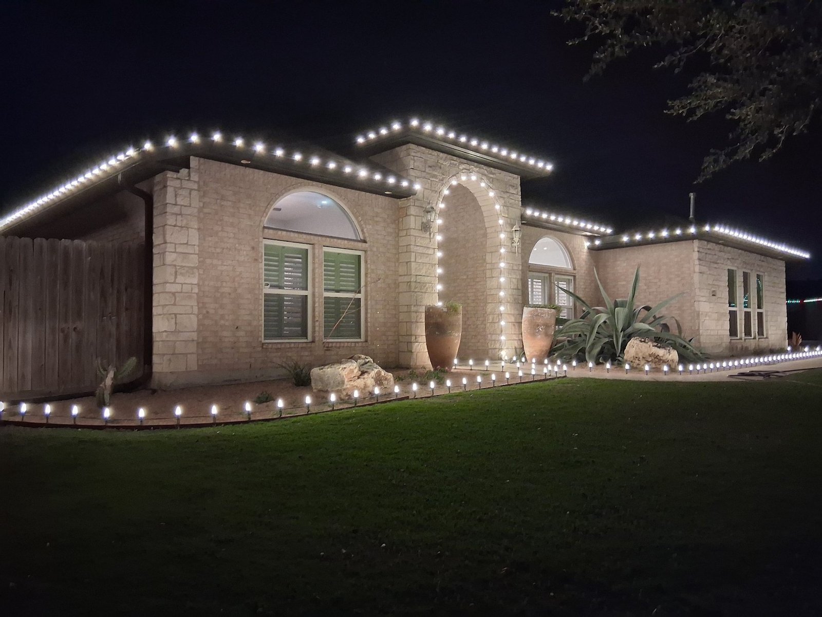 Warm White Architectural Lighting — Side View holiday lighting project in the Corpus Christi area